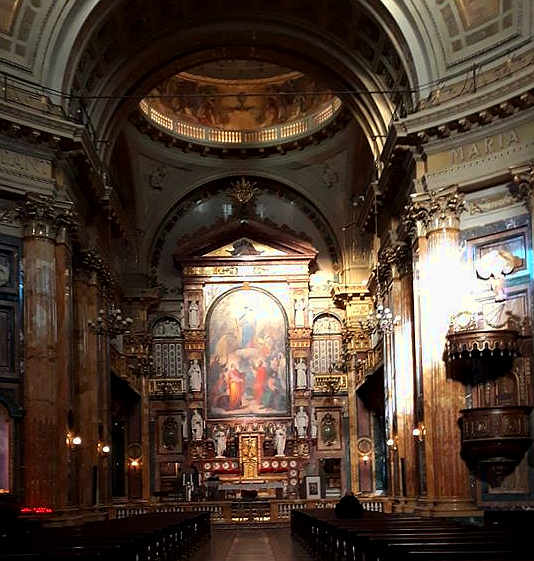 Interno della Basilica e Santuario di Maria Ausiliatrice a Torino