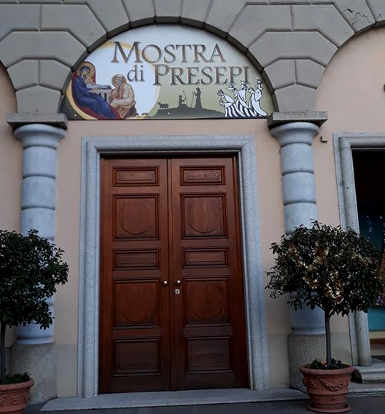La mostra di presepi nel Santuario di Maria Ausiliatrice a Torino