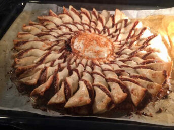 Ricetta Girasole di Pasta Sfoglia Senza Glutine con Nutella e granella di nocciole