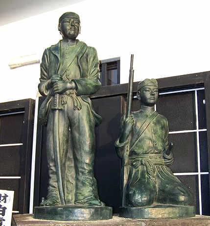 Statua dedicata ai guerrieri Byakkotai sulla collina Limor