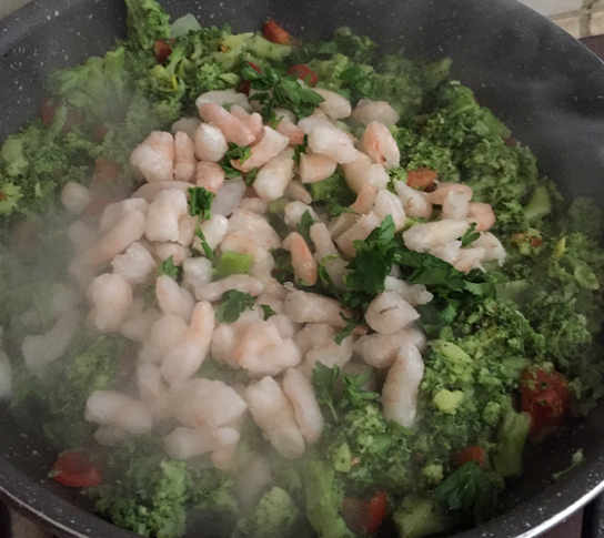 Preparazione Paccheri con Broccoli e aggiunta dei  Gamberetti