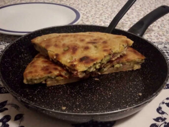 Torta di zucchine in padella senza uova e senza burro