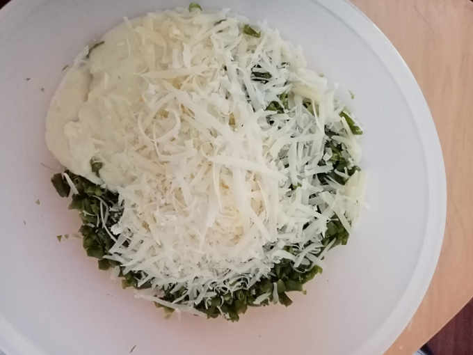 Ingredienti per le polpette di fagiolini e formaggio grana