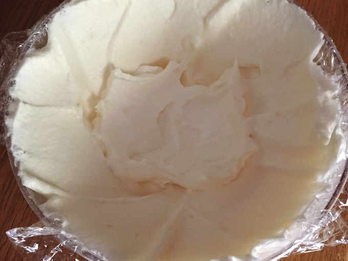 Assemblaggio del Tartufone con Crema al Caffè senza glutine: la crema