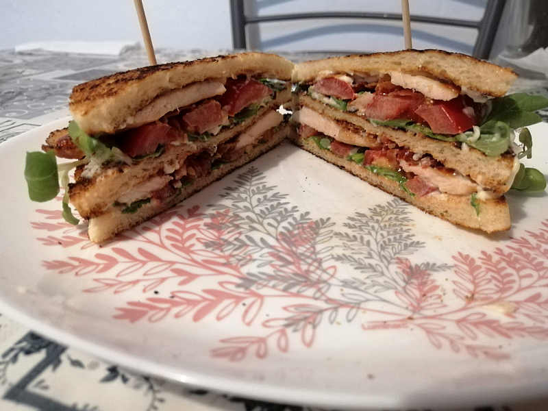 Club sandwich ricetta con pollo bacon squisitissima