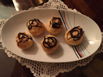 Bignè con gelato crema vaniglia e rum senza glutine
