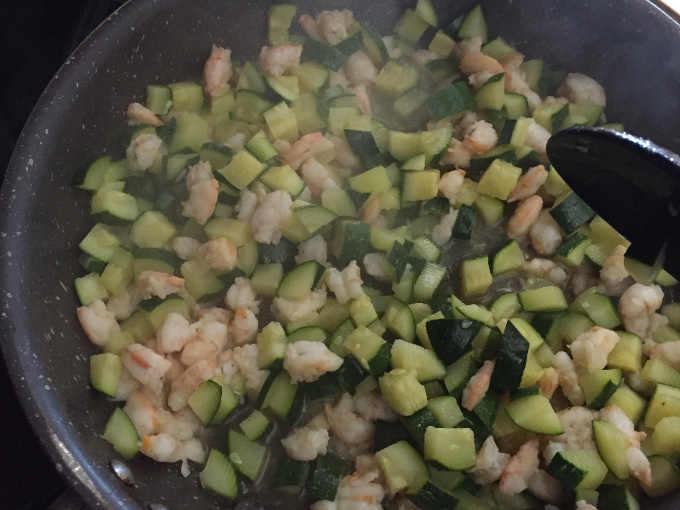 zucchine e gamberetti per calamarata senza glutine 