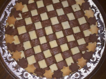 Crostata di frolla bicolore ai sapori tipici natalizi pugliesi