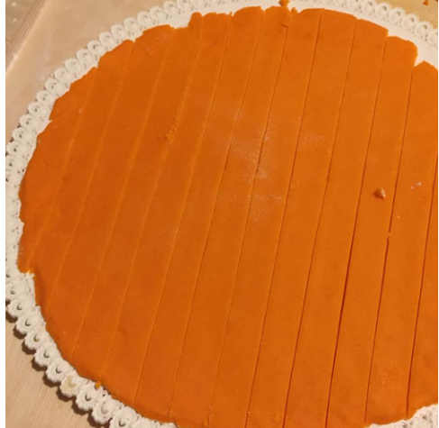 Preparazione Sfoglia arancio  tagliata a strisce