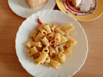 Mezze maniche con lardo di Norcia ricetta semplice