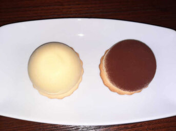Tiramisù monoporzione ricetta senza glutine versione moderna con base biscotto