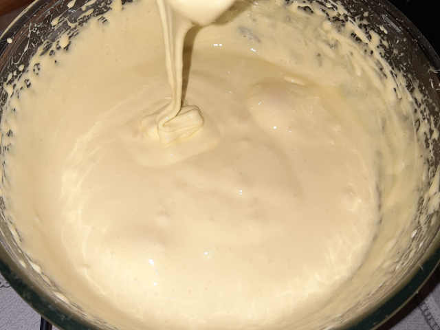preparazione crema per torta tiramisù