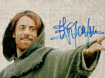 La firma cancellata di Elio Germano grafia