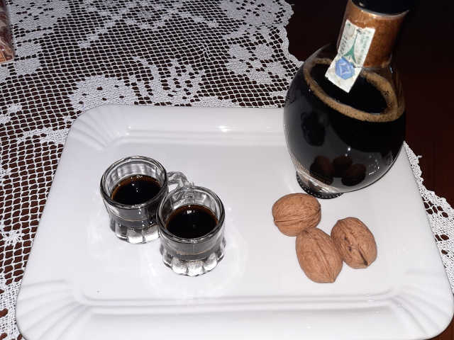 2 Nocino o (liquore di San Giovanni) ricetta fatta in casa